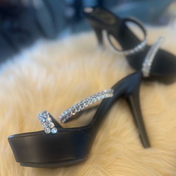 High Heels with crystal bling - Picture 5 of 5